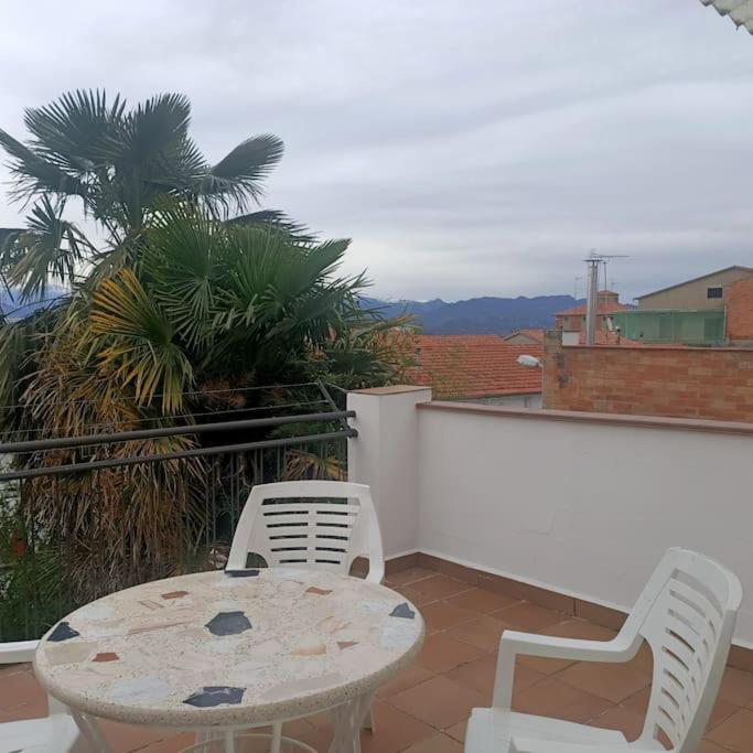 Appartamento Roc De La Mel Caserras Esterno foto